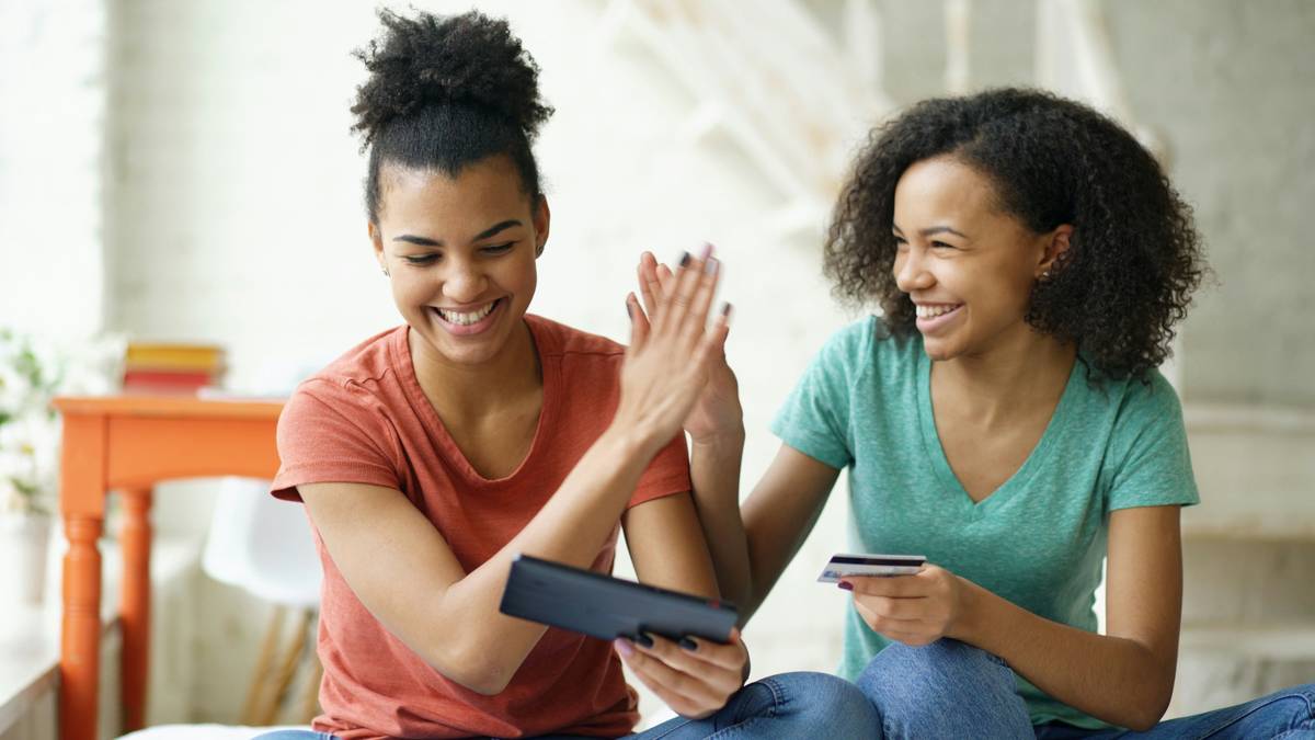 Comparison chart of Refer-a-Friend Bonuses across premium metal credit cards