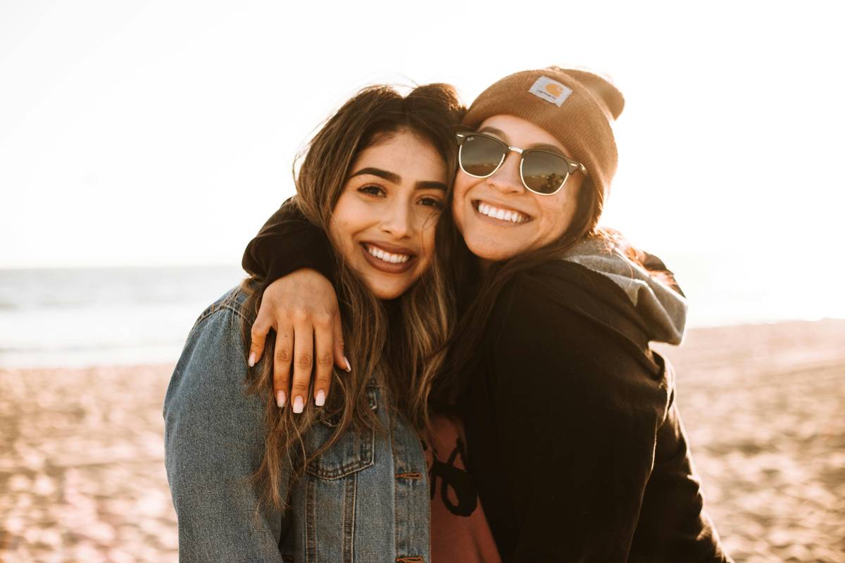 How to Maximize Refer-a-Friend Bonuses with Premium Metal Credit Cards