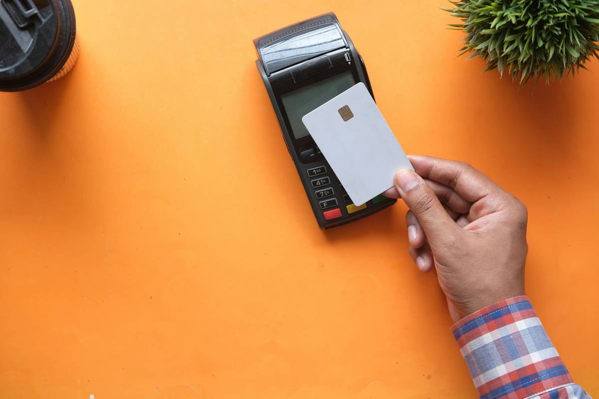 Cardholder Protection: 7 Proven Tips to Avoid Costly Mistakes with Metal Credit Cards