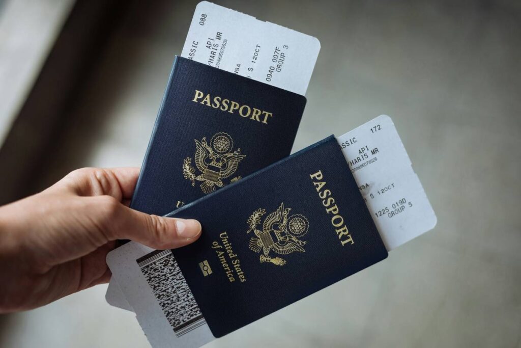 How to Maximize Travel Reward Points with Metal Credit Cards